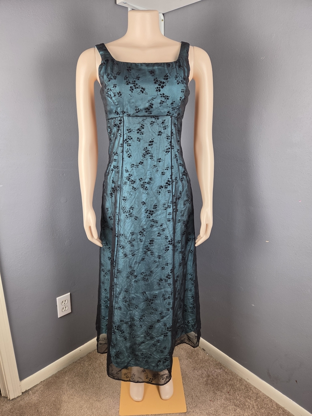 Sleeveless Teal Maxi Dress with Black Lace Overlay